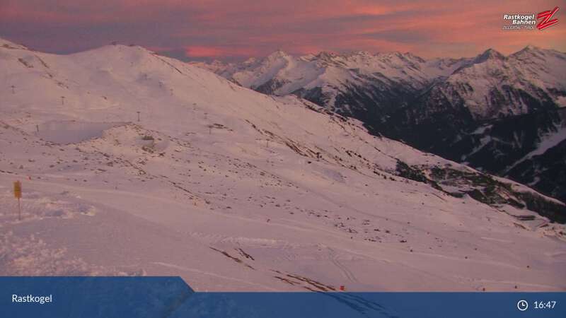 Rastkogel, Zillertal 3000 - Mayrhofen - 01-01-2022 19:50 Rastkogel, Zillertal 3000 - Mayrhofen - 01-01-2022 19:50